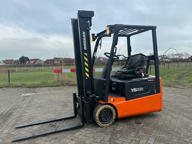 2010 doosan b15t-5 vorkheftruck - afbeelding 1 van  17
