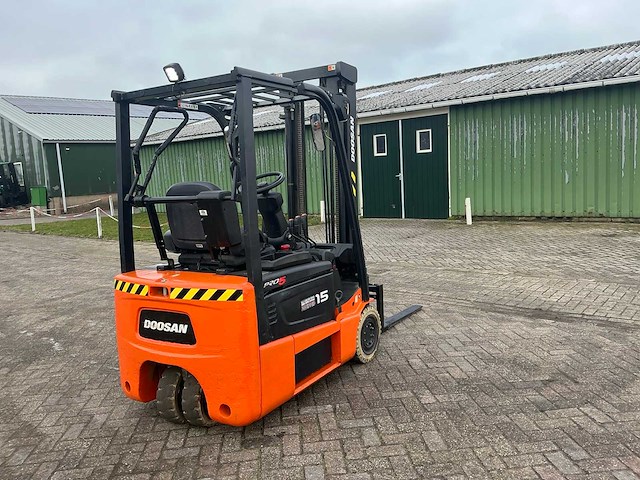 2010 doosan b15t-5 vorkheftruck - afbeelding 14 van  17