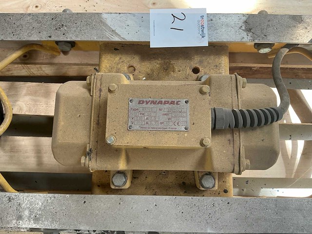 2010 dynapac br61 trillende afwerkingsmachine - afbeelding 3 van  6