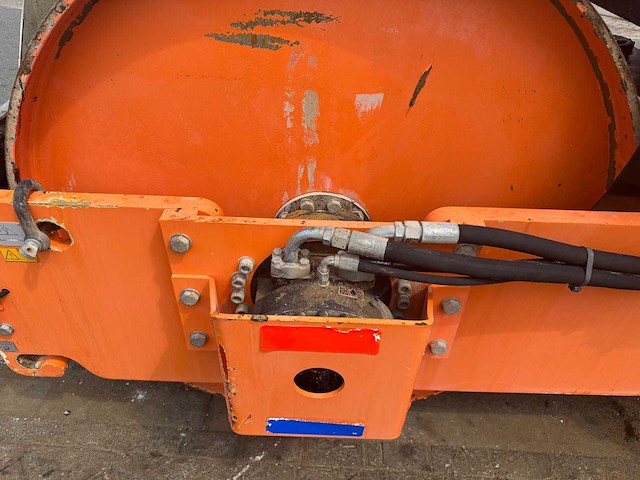 2010 dynapac cs142 asfalt walssmachine voor de wegenbouw - afbeelding 13 van  14