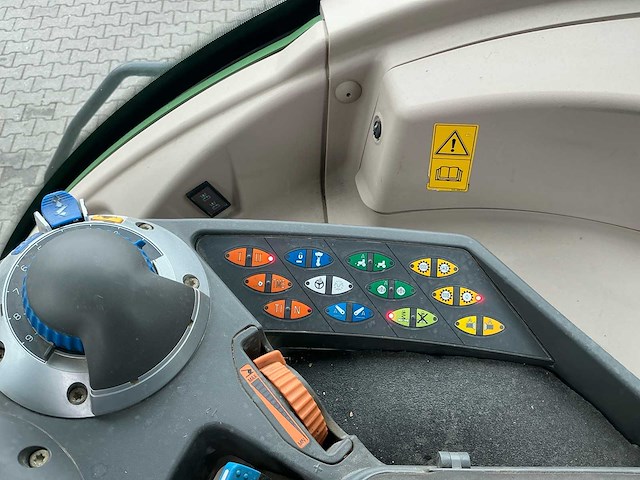 2010 fendt 927 vario vierwielaangedreven landbouwtractor - afbeelding 32 van  42