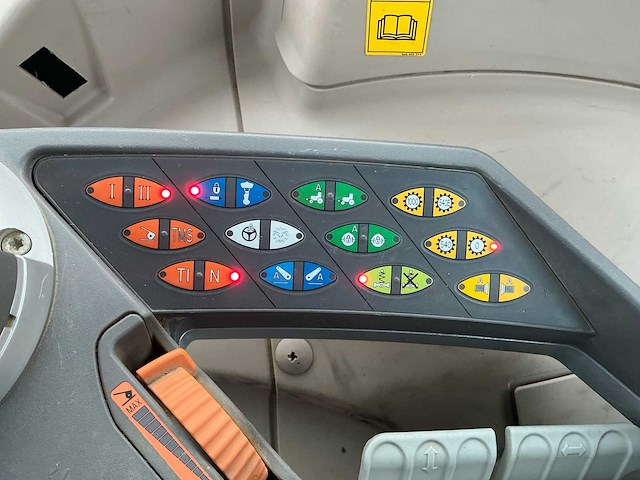 2010 fendt 930 vario vierwielaangedreven landbouwtractor - afbeelding 47 van  68