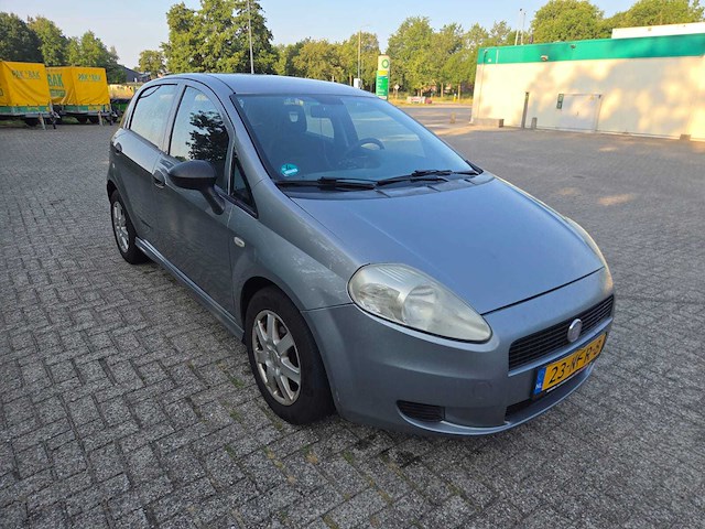 2010 fiat grande punto 1.3 m-jet actual personenauto - afbeelding 4 van  10