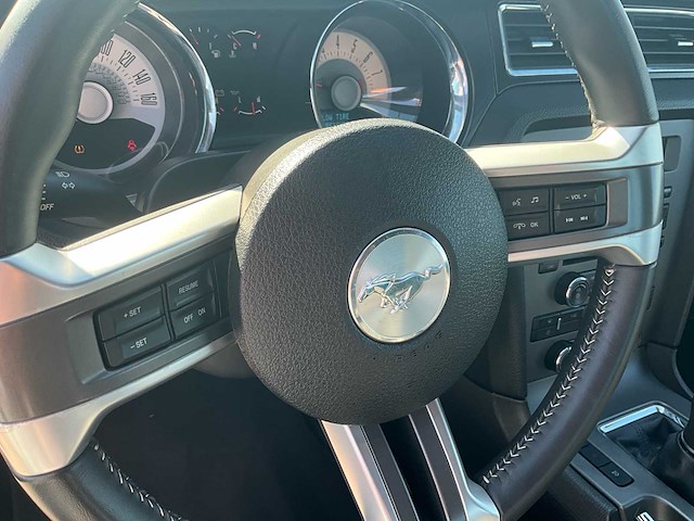 2010 ford mustang dub 5.0 v8 personenauto - afbeelding 31 van  51