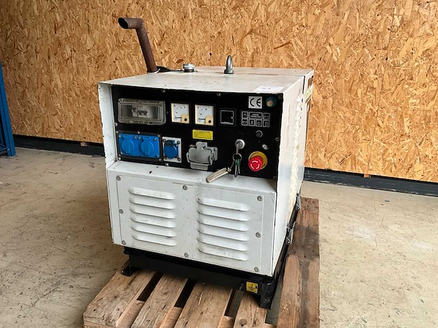 2010 green power systems gp6000 sm/lde dieselaggregaat - afbeelding 1 van  8