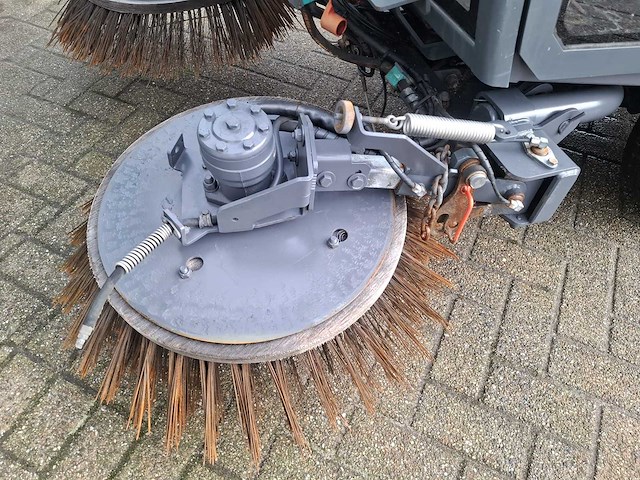 2010 hako citymaster 1200 road and yard sweeper / straatveegmachine - afbeelding 14 van  33