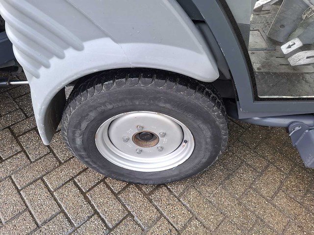 2010 hako citymaster 1200 road and yard sweeper / straatveegmachine - afbeelding 18 van  33