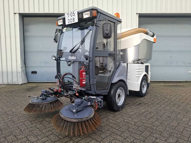 2010 hako citymaster 1200 road and yard sweeper / straatveegmachine - afbeelding 1 van  33