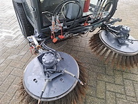 2010 hako citymaster 1200 road and yard sweeper / straatveegmachine - afbeelding 16 van  33