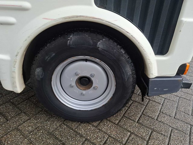 2010 hako citymaster 1200 road and yard sweeper / straatveegmachine - afbeelding 22 van  33