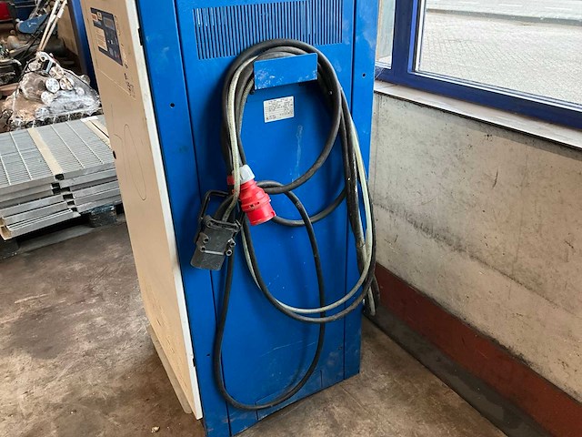 2010 hawker wf200 plus heftruck acculader - afbeelding 6 van  10