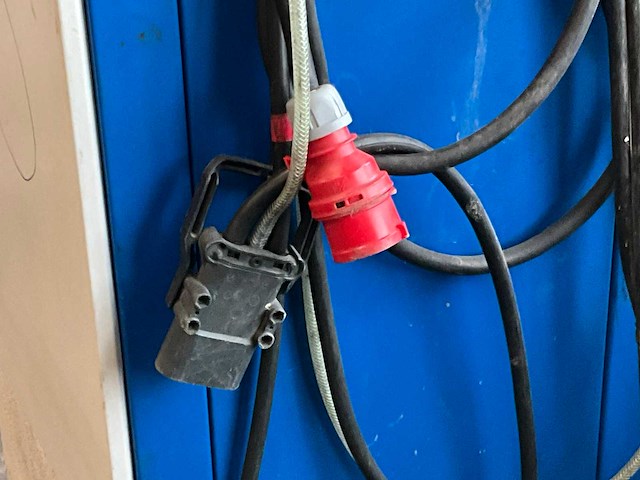 2010 hawker wf200 plus heftruck acculader - afbeelding 7 van  10