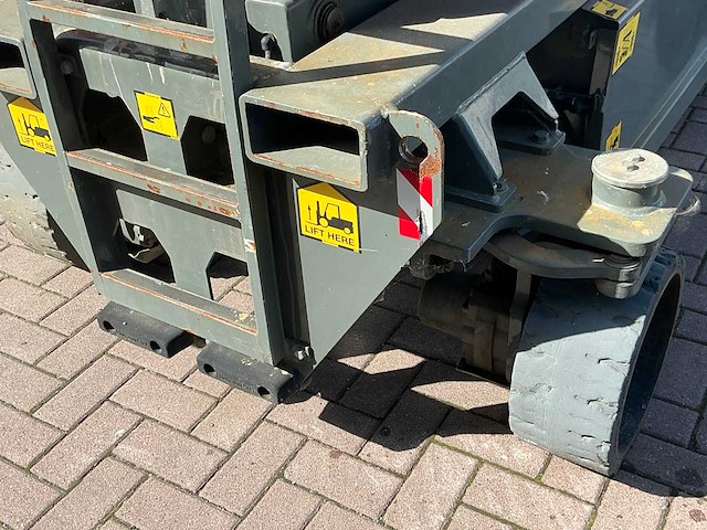 2010 holland lift ecostar 7814 hoogwerker - afbeelding 10 van  11