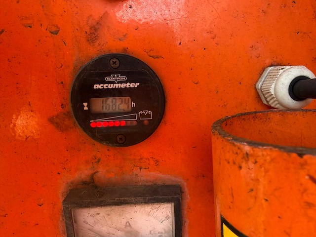 2010 holland lift q 135 el 24 schaarhoogwerker - afbeelding 10 van  11