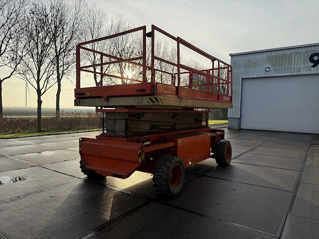 2010 holland lift q 135 el 24 schaarhoogwerker - afbeelding 2 van  23