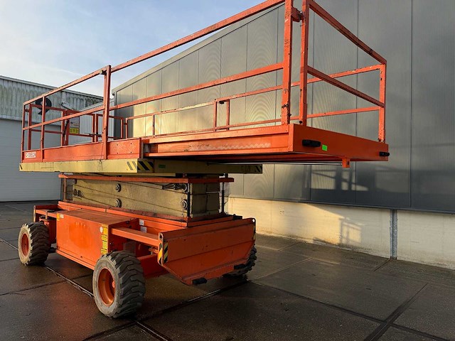 2010 holland lift q 135 el 24 schaarhoogwerker - afbeelding 17 van  23