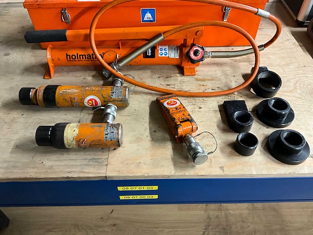 2010 holmatro hts 550a hydraulische handpomp-set met cilinders en toebehoren - afbeelding 2 van  5