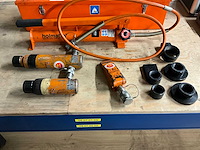 2010 holmatro hts 550a hydraulische handpomp-set met cilinders en toebehoren - afbeelding 2 van  5