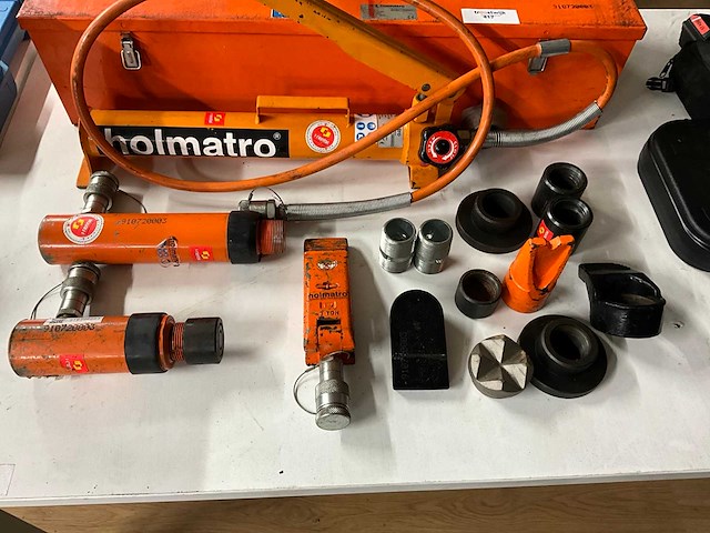 2010 holmatro hts 550a hydraulische handpomp-set met cilinders en toebehoren - afbeelding 2 van  6