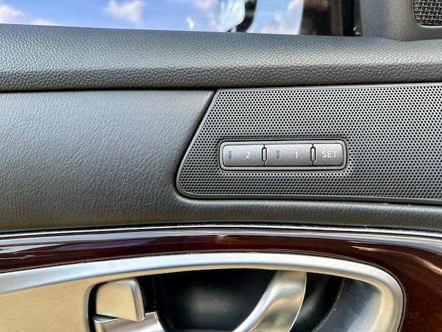 2010 infiniti m37 320pk personenauto - afbeelding 32 van  94