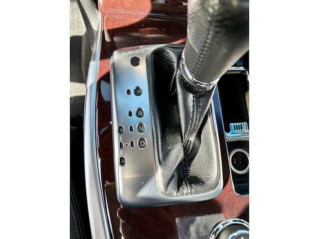 2010 infiniti m37 personenauto - afbeelding 27 van  89