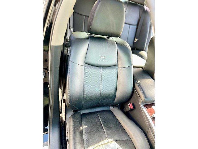 2010 infiniti m37 personenauto - afbeelding 42 van  89