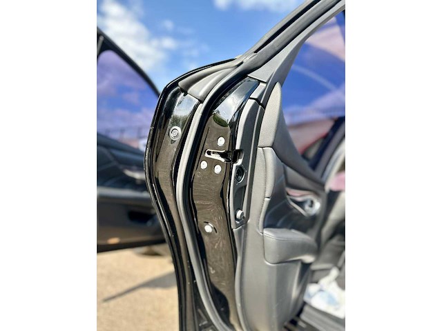 2010 infiniti m37 personenauto - afbeelding 66 van  89