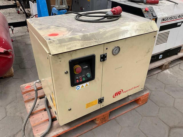 2010 ingersoll-rand luchtcompressor - afbeelding 1 van  6