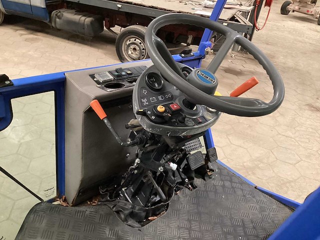 2010 iseki sf 370 zitmaaier - afbeelding 13 van  15