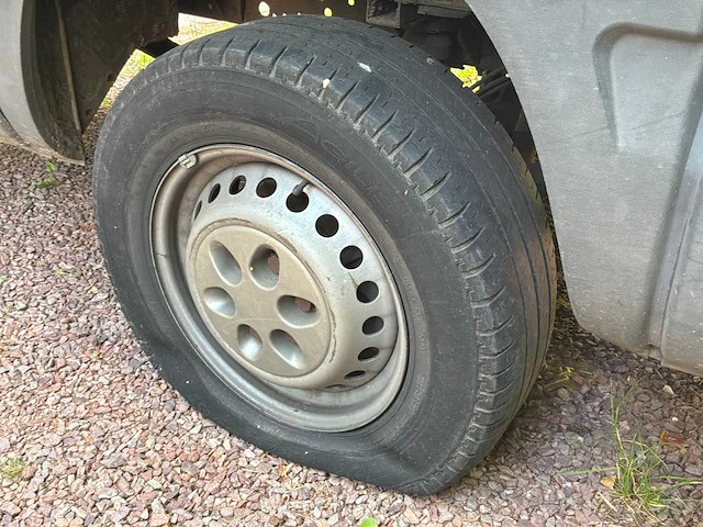 2010 iveco daily 35s11v 330 h3 bedrijfswagen - afbeelding 10 van  11