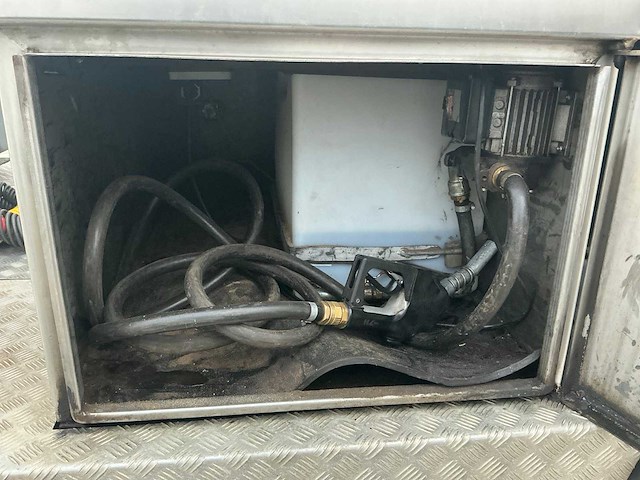 2010 iveco eurocargo ml80e22 vrachtwagen met veldhuizen p31-7a oplegger 16 ton - afbeelding 32 van  64