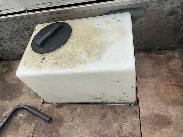 2010 iveco eurocargo ml80e22 vrachtwagen met veldhuizen p31-7a oplegger 16 ton - afbeelding 36 van  64