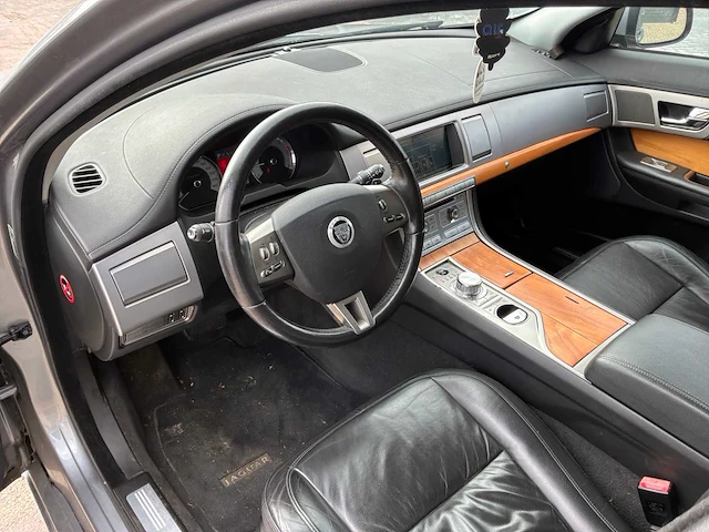 2010 jaguar xf 3.0d v6 luxury personenauto - afbeelding 1 van  9