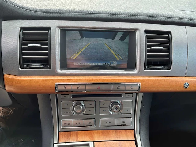 2010 jaguar xf 3.0d v6 luxury personenauto - afbeelding 4 van  9