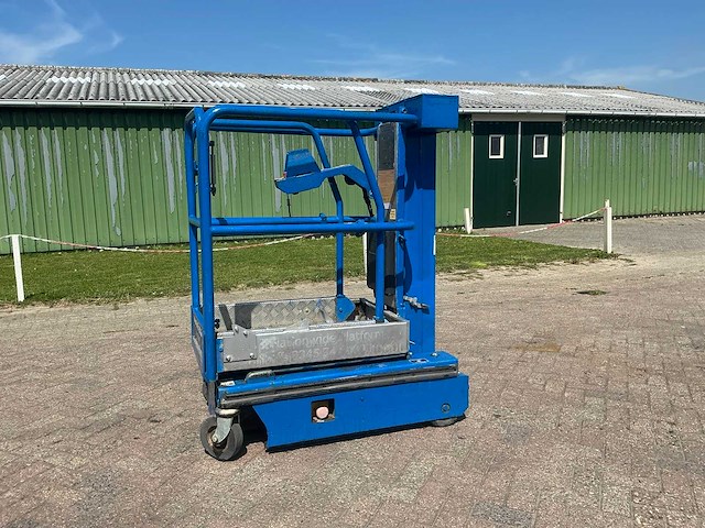 2010 jlg powertower nano sp hoogwerker - afbeelding 1 van  9