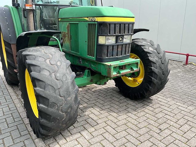 2010 john deere 6210 powerquad vierwielaangedreven landbouwtractor - afbeelding 2 van  32