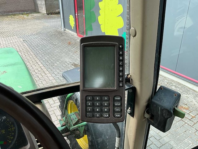 2010 john deere 6210 powerquad vierwielaangedreven landbouwtractor - afbeelding 13 van  32