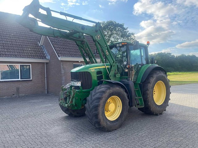 2010 john deere 7530 premium vierwielaangedreven landbouwtractor - afbeelding 1 van  14