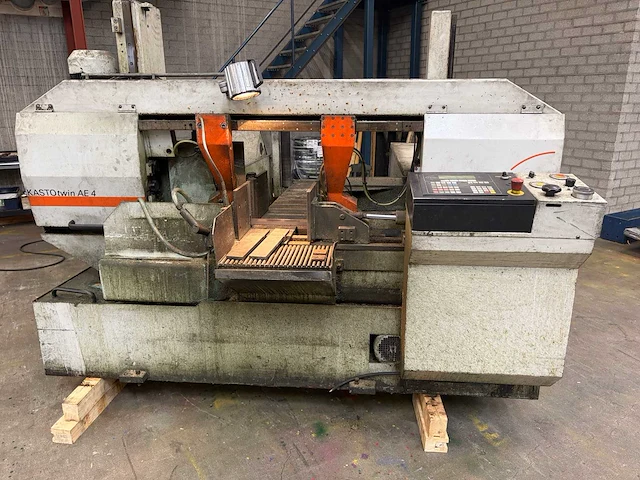 2010 kasto twin ae 4 bandzaagmachine - afbeelding 36 van  59
