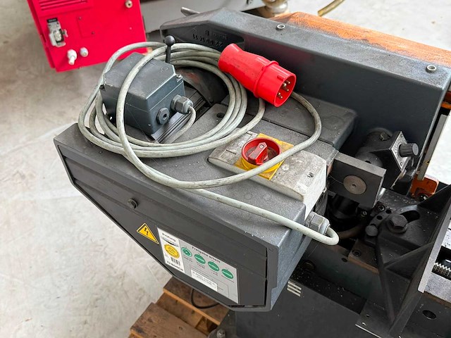 2010 klaeger plus 220 beugelzaagmachine - afbeelding 6 van  8