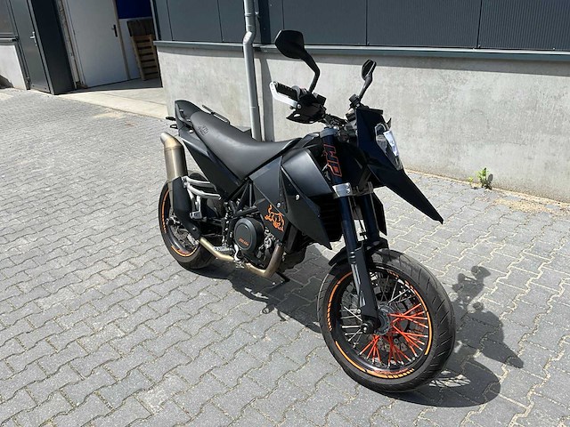 2010 ktm 690 sm motorfiets - afbeelding 13 van  18