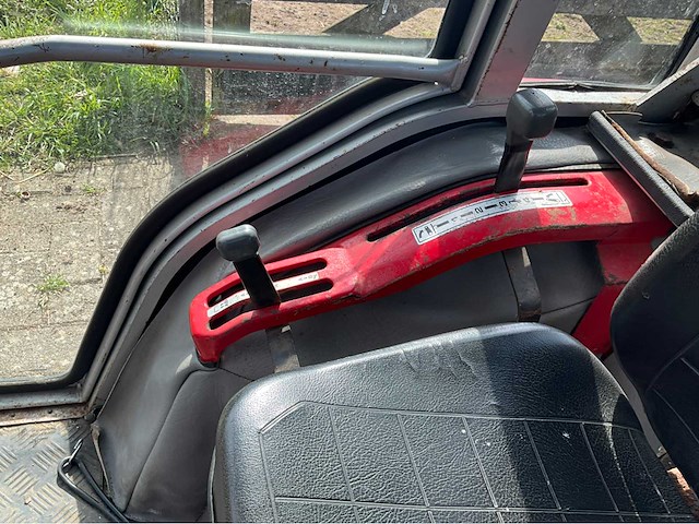 2010 massey ferguson tractor - afbeelding 2 van  8