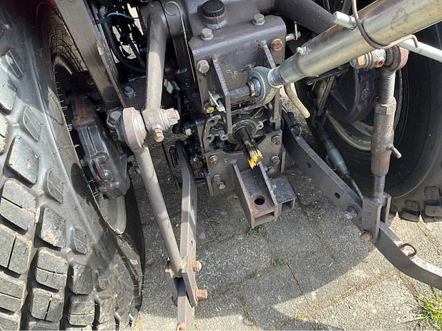 2010 massey ferguson tractor - afbeelding 2 van  36