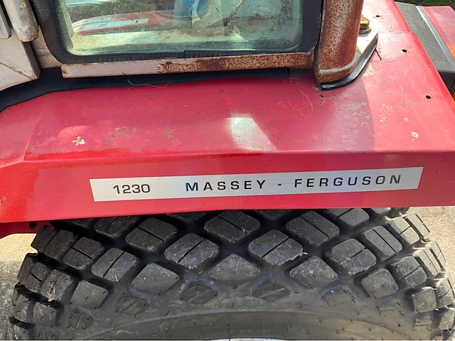 2010 massey ferguson tractor - afbeelding 4 van  36