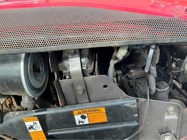 2010 massey ferguson tractor - afbeelding 22 van  36