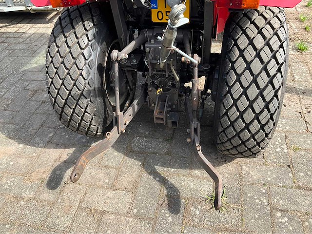 2010 massey ferguson tractor - afbeelding 35 van  36