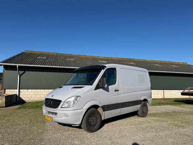 2010 mercedes-benz bedrijfswagen - afbeelding 1 van  19