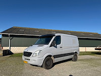 2010 mercedes-benz bedrijfswagen - afbeelding 1 van  19