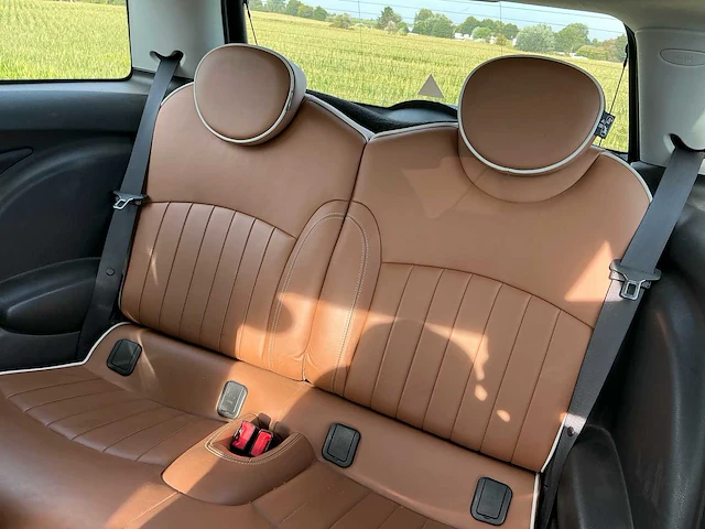 2010 mini 3-deurs 1.6 cooper mayfair personenauto - afbeelding 22 van  39