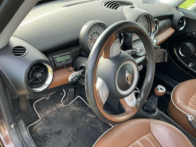 2010 mini 3-deurs 1.6 cooper mayfair personenauto - afbeelding 18 van  38